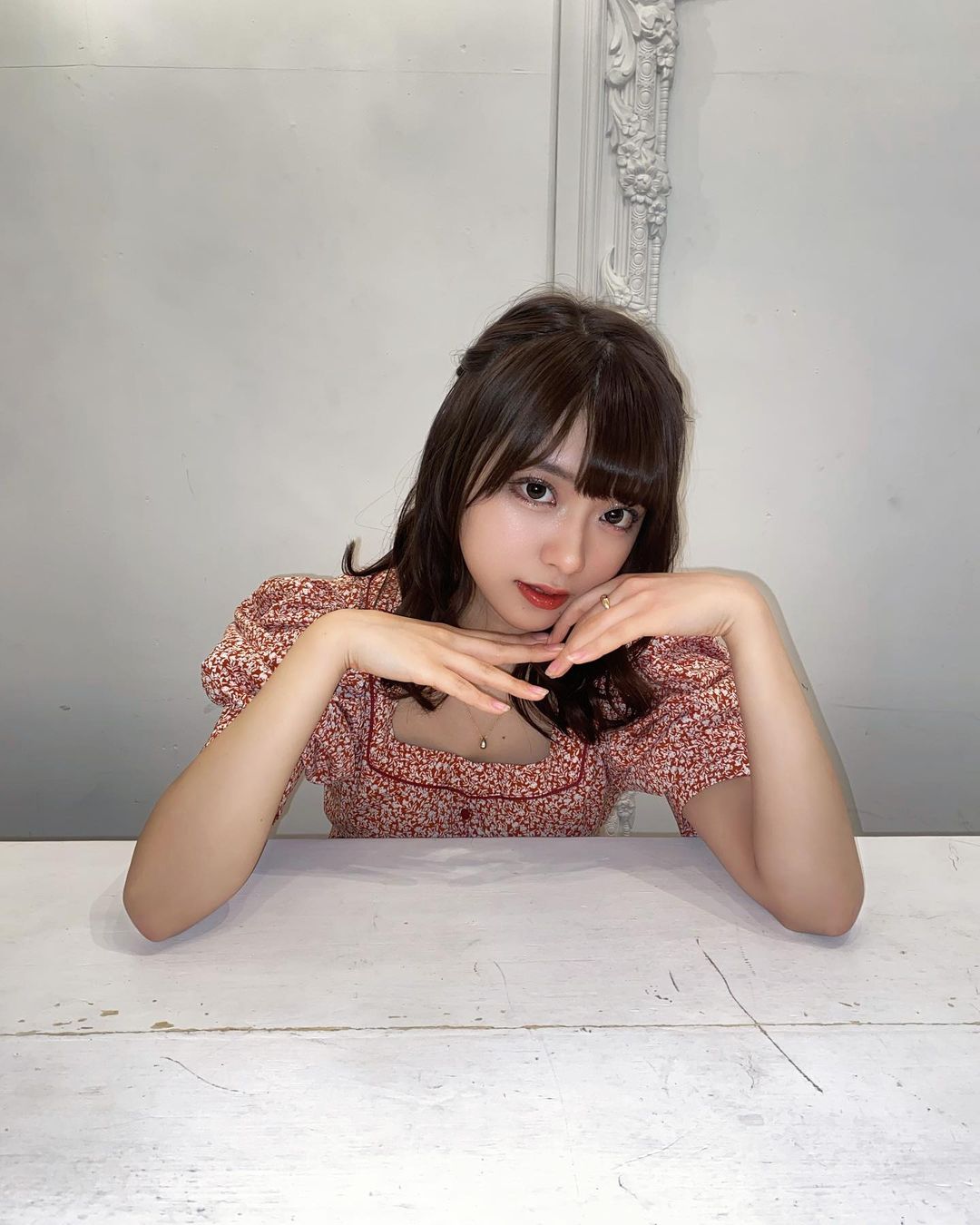 超可愛「大眼萌妹」挺嫩乳進軍寫真！精緻童顏＋窈窕曲線，網友瞬間被征服！