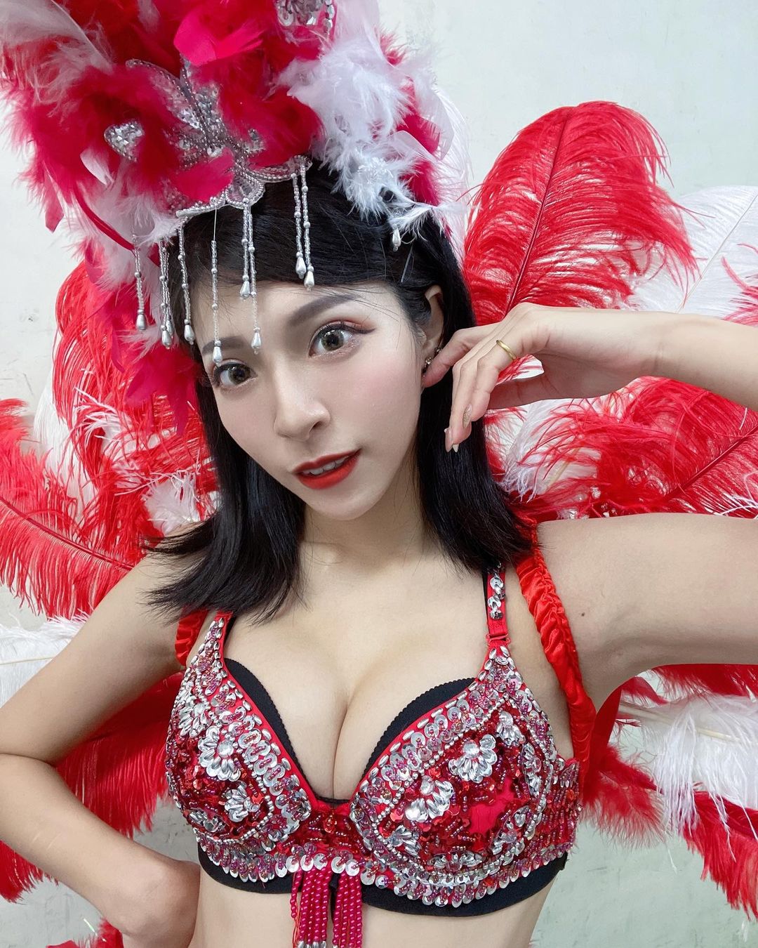美尻舞姬「愛玩女孩Anna」性感舞動撩爆　扭腰擺臀放肆撩畫面整個太邪惡