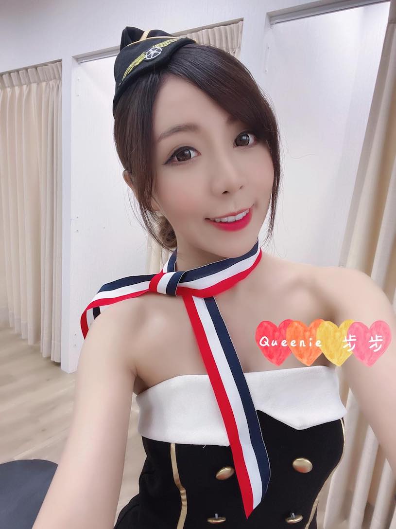 顏值很高的迷人女神「步步」，氣質禮服「好凸顯性感曲線」！