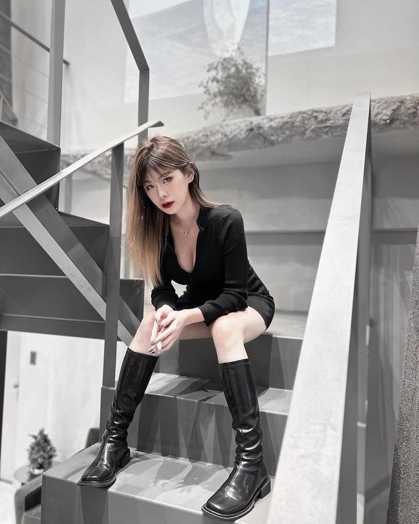 超火辣美乳蝙蝠女「潘潘 XC」，「白嫩酥胸」讓人好想被逮捕！