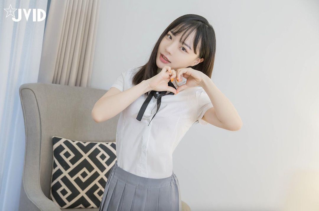 韓國學生妹「瑞熙」來台發展！性感寫真太勾人，「美胸蜜桃」一次滿足！