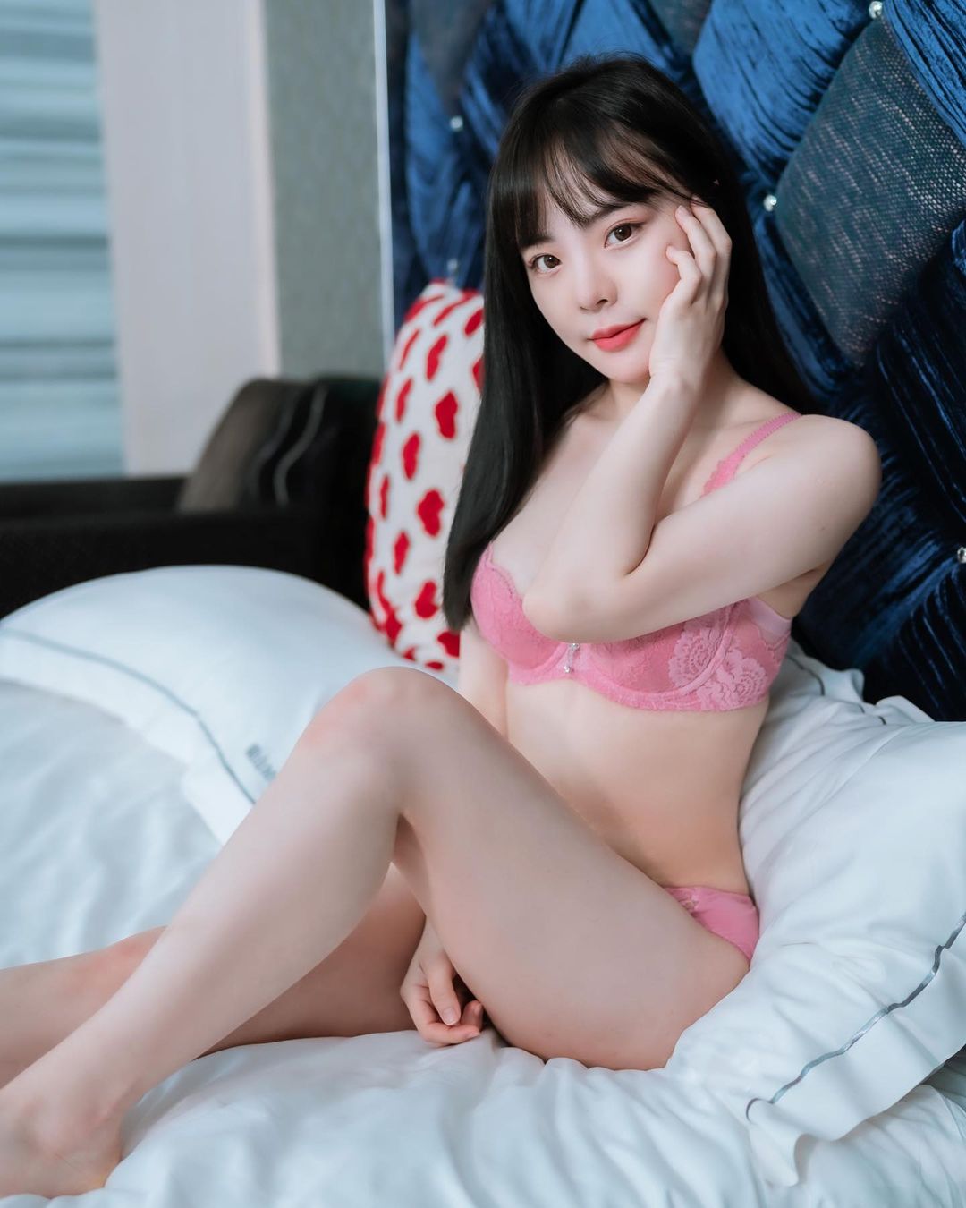 韓國學生妹「瑞熙」來台發展！性感寫真太勾人，「美胸蜜桃」一次滿足！