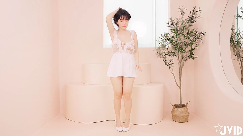 嬌羞波神「Mandi香菱」告白之夜性感狂撩　風騷色氣從骨子爆發藏不住