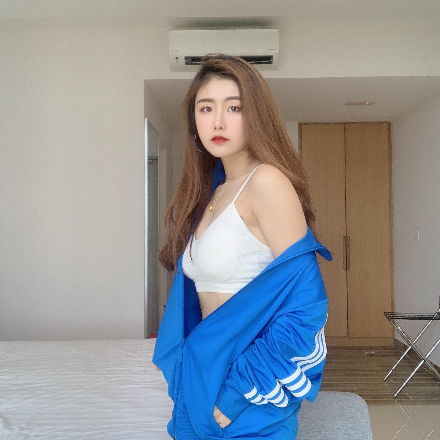 男女通殺！大眼正妹時尚氣質藏不住　率性又知性舉手投足散發迷人魅力