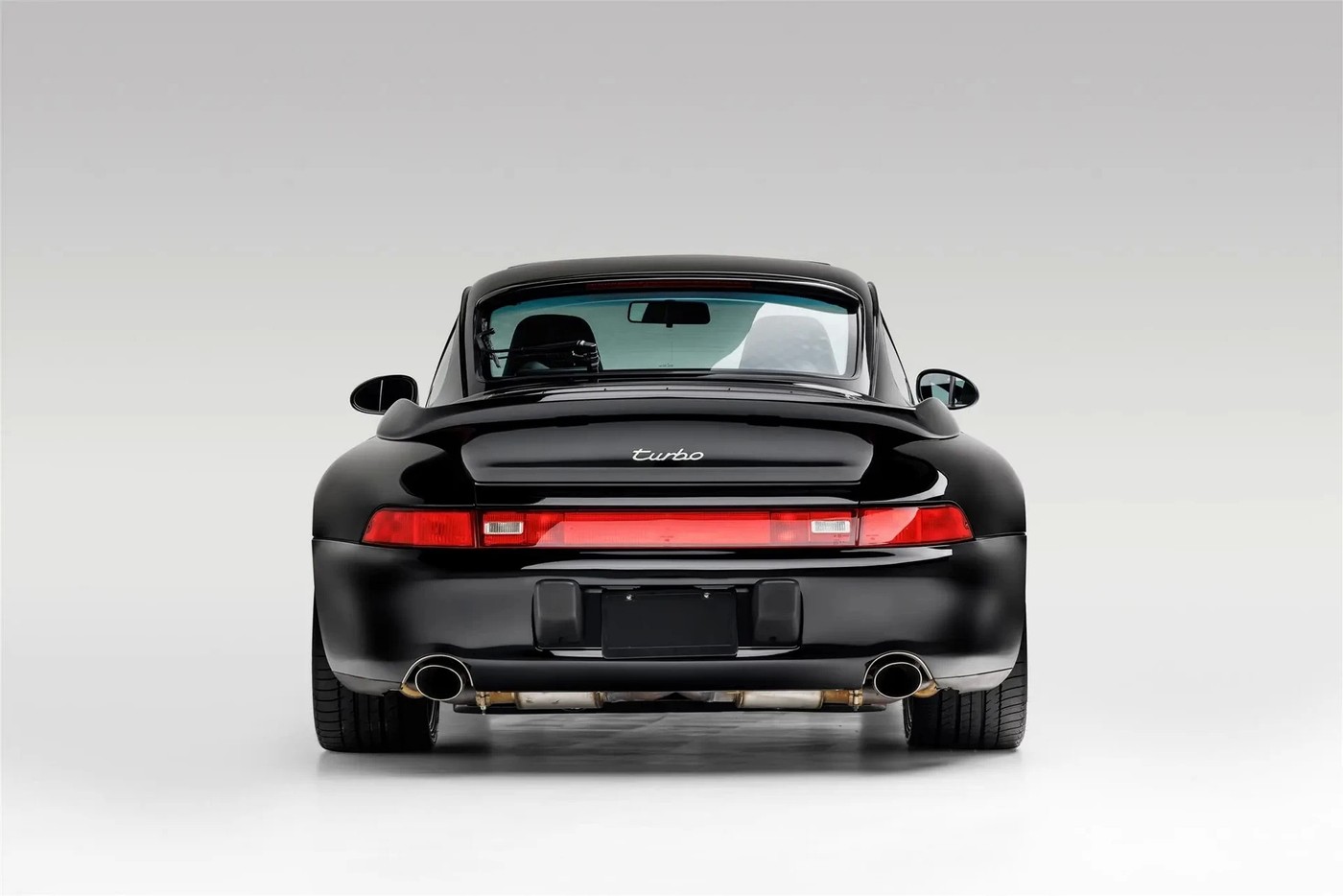 https___hk.hypebeast.com_files_2022_03_denzel-washington-1997-porsche-911-turbo-.jpg