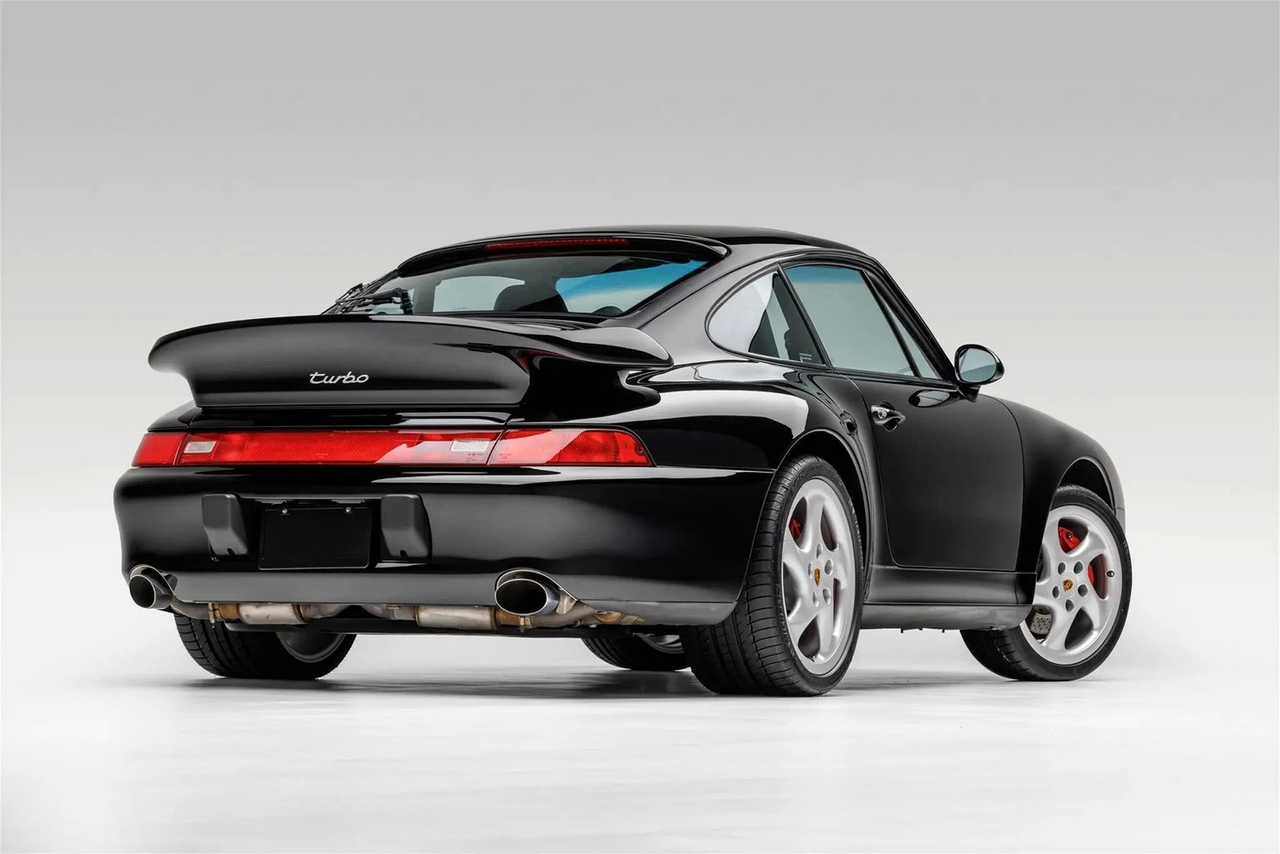 https___hk.hypebeast.com_files_2022_03_denzel-washington-1997-porsche-911-turbo-.jpg