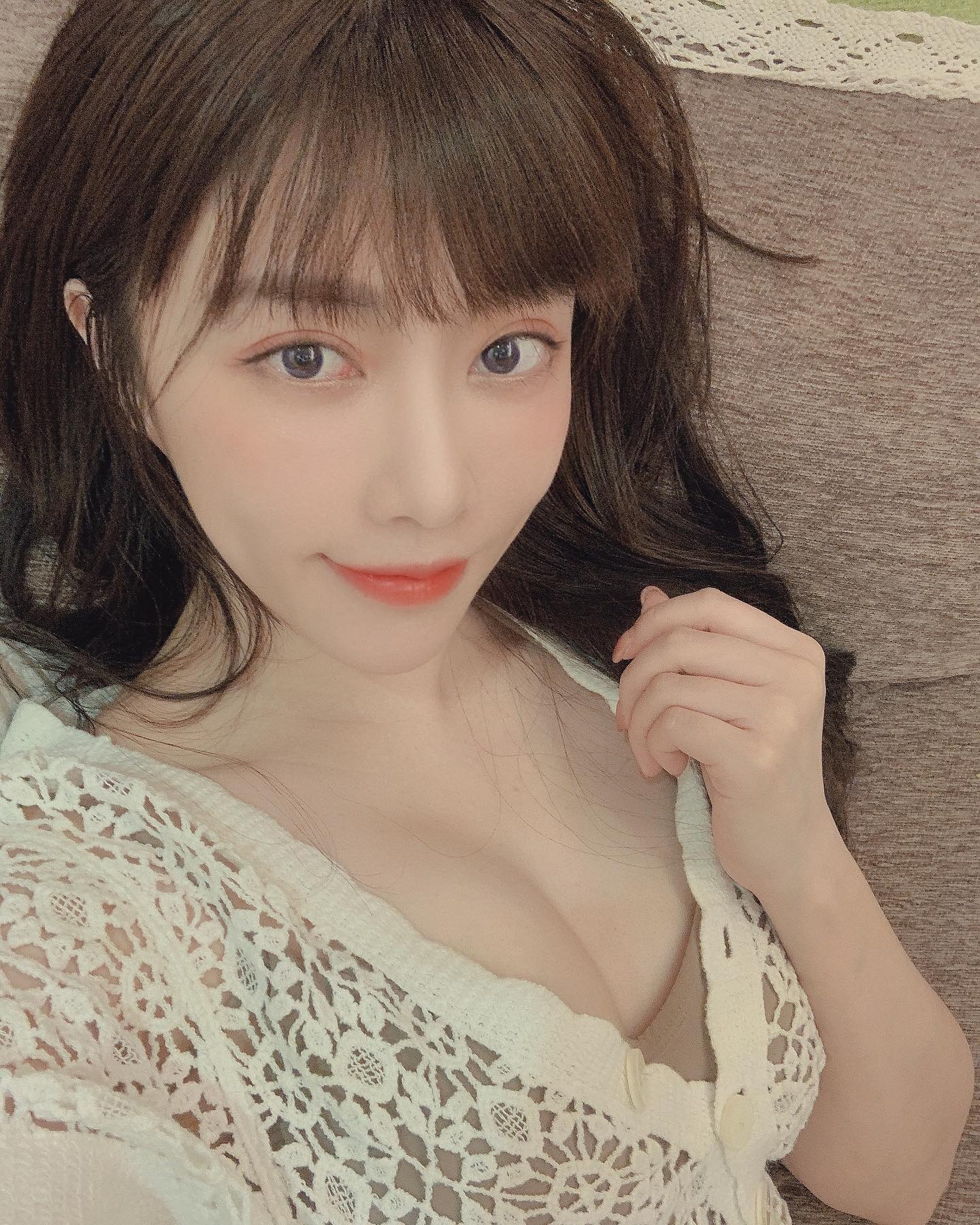 氣質空靈正妹「夏涵芝」陣陣乳波襲來，這身材真的太超過啦！ 香甜好滋味讓人受不了 - 美女圖 -