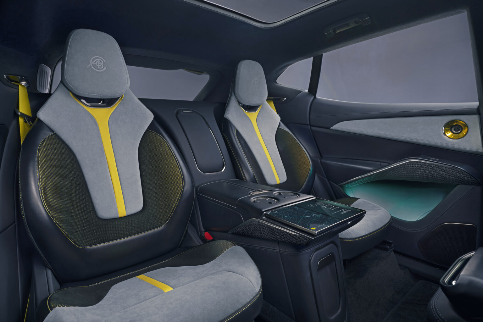 06_Lotus_Eletre_Yellow_Studio_INT2-1536x1024.jpeg