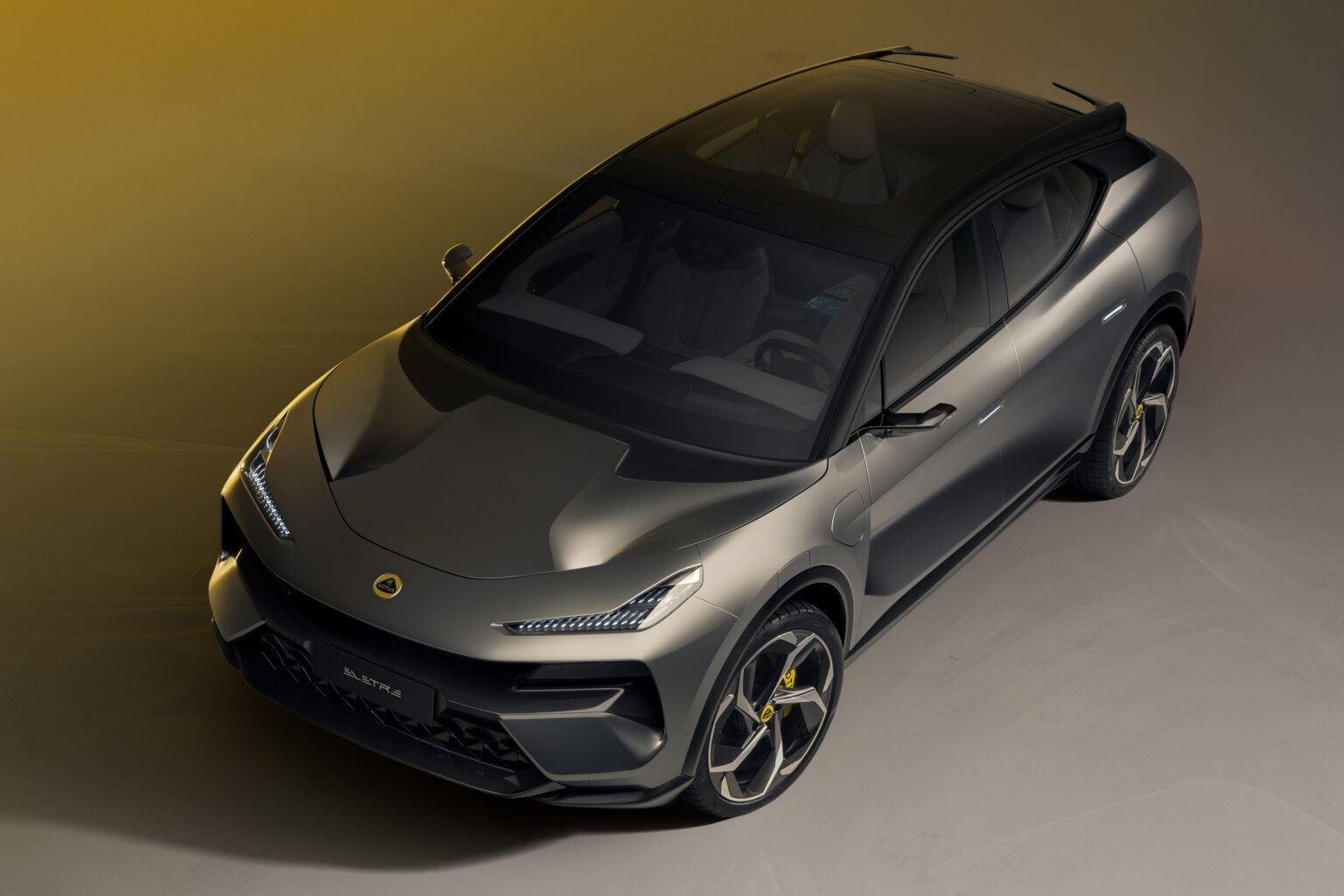 05_Lotus_Eletre_EXT_Studio_Silver_High34Front-1536x1024.jpeg