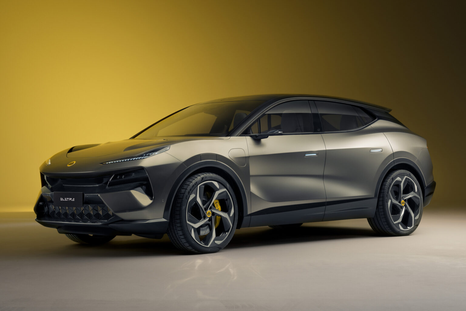 01_Lotus_Eletre-_EXT_Studio_Silver_34Front-1536x1024.jpeg