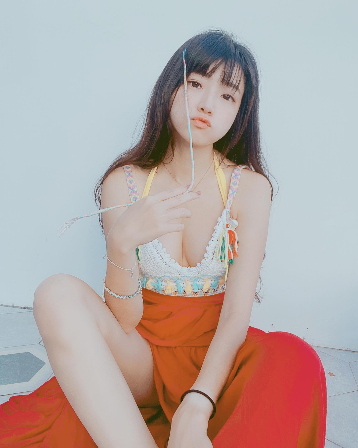 甜美正妹「林巧子」氣質清新可愛,海浪都沒她波濤洶湧,低胸畫面太上火了! - 美女圖 -