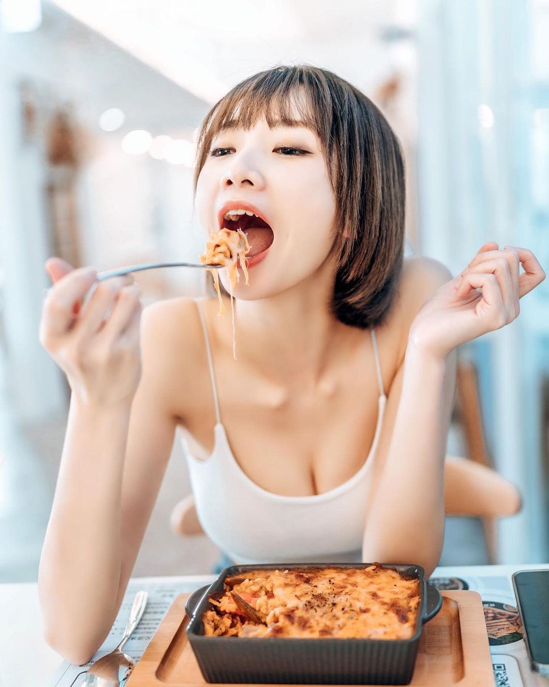 長腿小惡魔「優寶」強勢勾引盡情使壞　超猛烈床上攻勢讓人抵擋不住