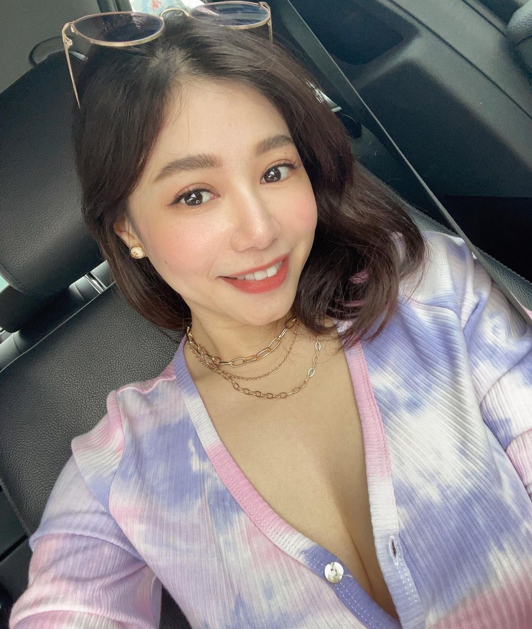 好辣的曬痕！「153 巨乳小隻馬」自拍好猛，「爆乳泳裝」秀豐滿人字奶！