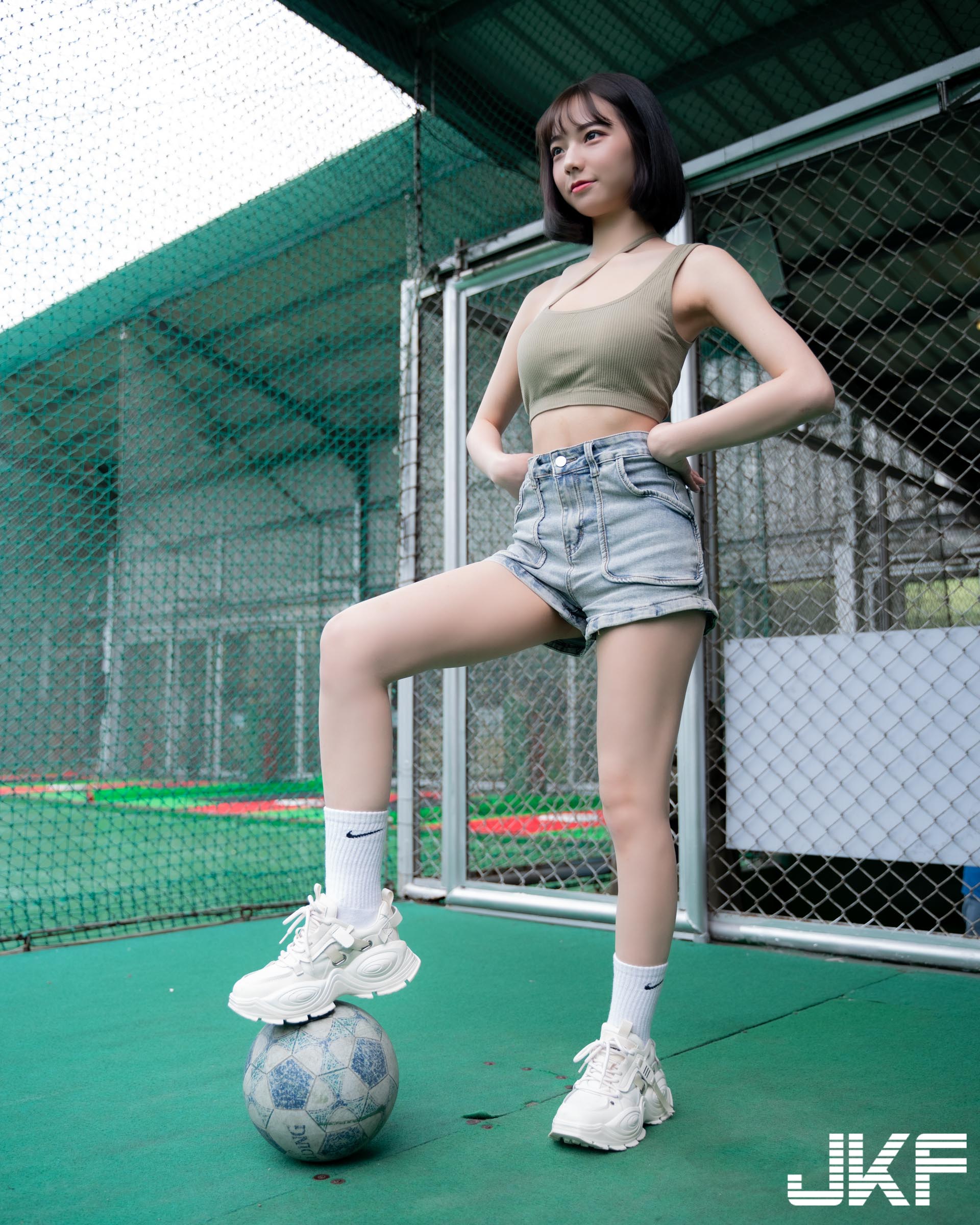 西門町大魯閣「氣質天菜女孩」美腿超誘人！可愛外型散發滿滿氣質～