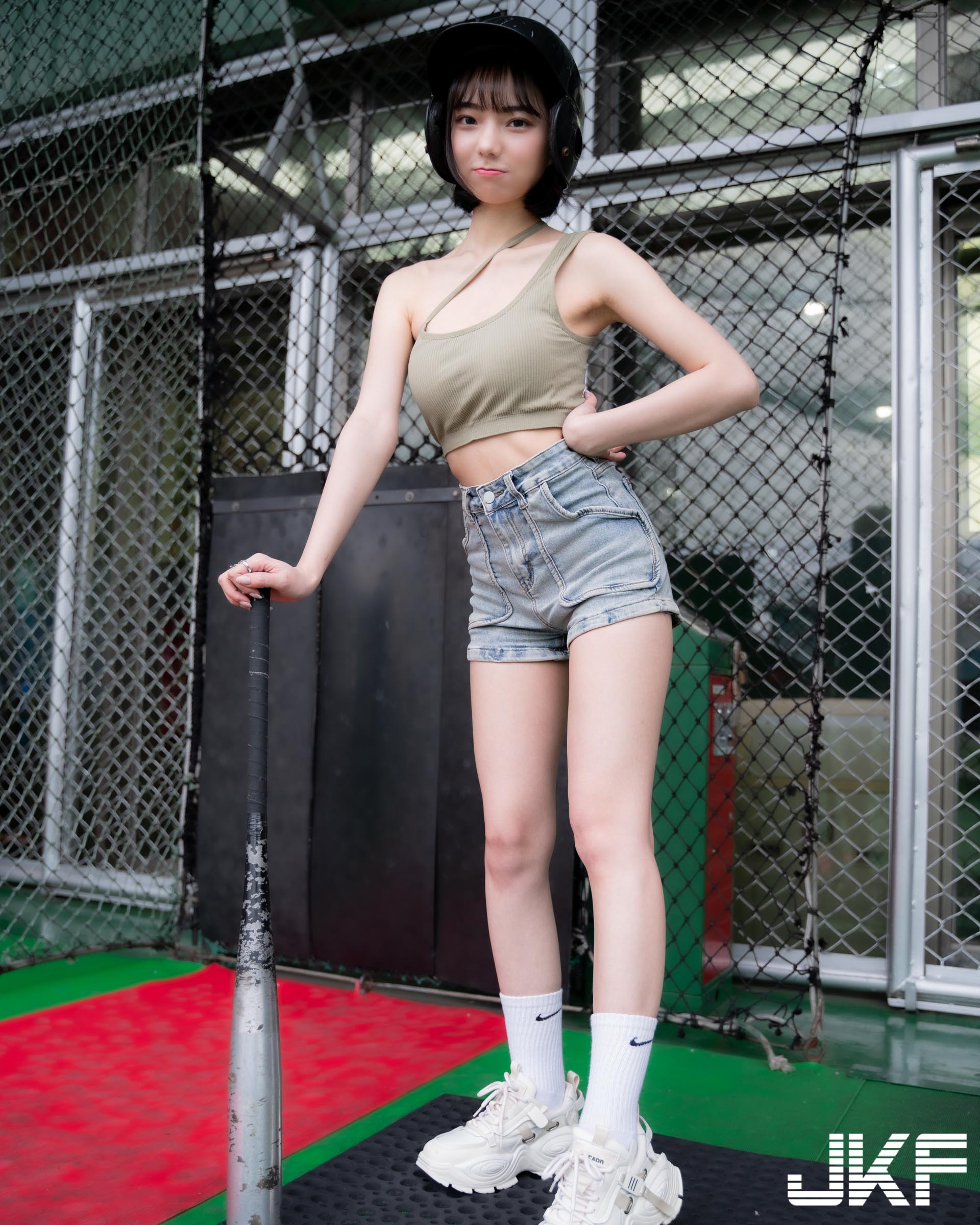西門町大魯閣「氣質天菜女孩」美腿超誘人！可愛外型散發滿滿氣質～