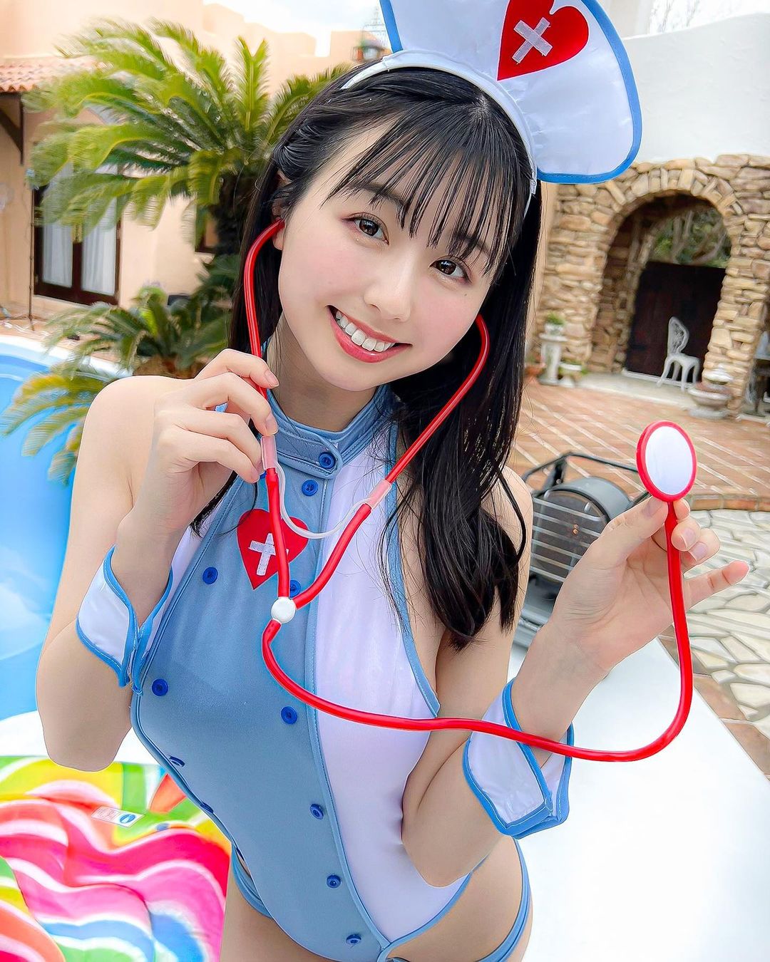 清純臉蛋下的暴力身材&#8230;大眼櫻花妹 Kuriemi 追蹤數突破 100 萬狂送養眼福利
