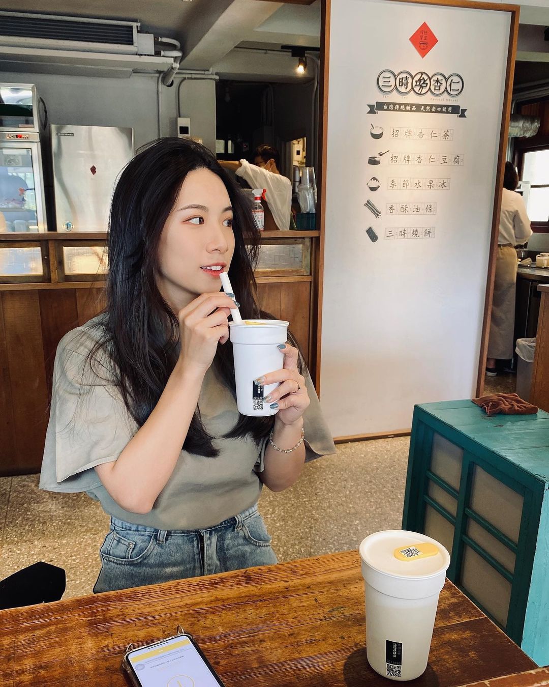 熱愛運動的「陽光美乳妹」！比基尼辣照超兇猛，還暗藏性感腹肌曲線！