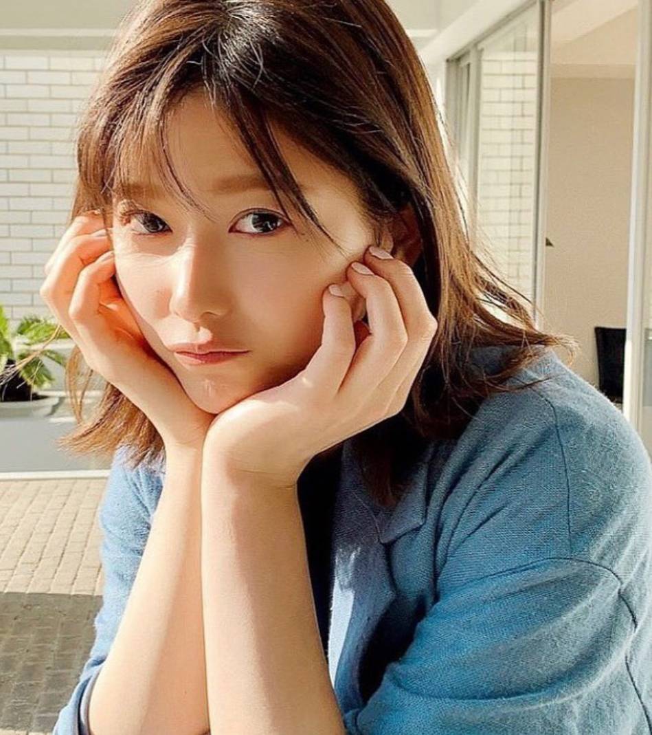 櫸坂第一位雜誌專屬模特兒渡邊理佐 - 亞洲美女 -