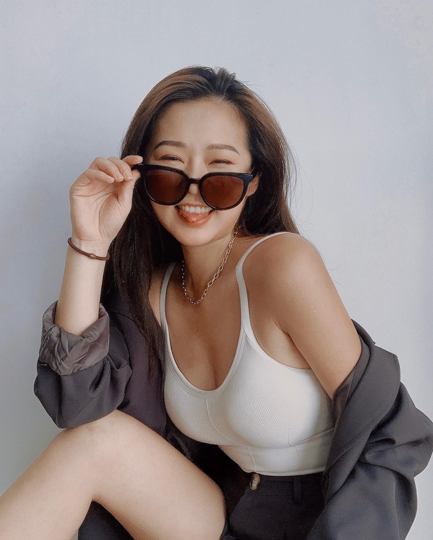 甜力美人「茜茜」火辣身材擋不住「美乳溢出」水汪眼睛充滿魅力! - 美女圖 -