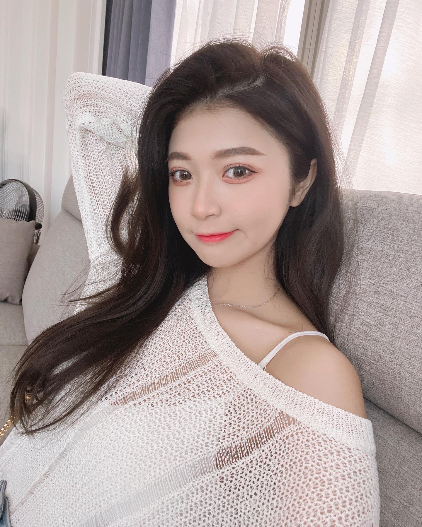「珈伊」有再度初戀的魔力，「白皙嫩乳」讓人越看越過癮！ 只要甜笑男人一片倒！ - 美女圖 -