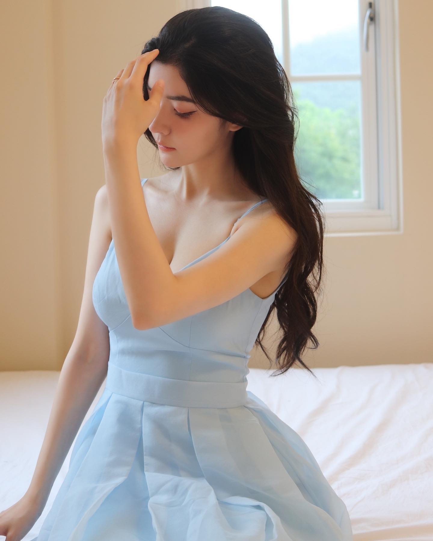 白嫩小清新「蘇小軒」眼睛好深邃！「渾圓美乳」霸氣外露好狂阿 - 美女圖 -