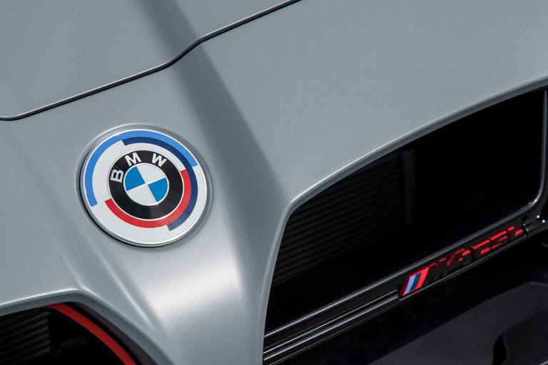 2023-bmw-m4-csl-143-1652905683.jpeg