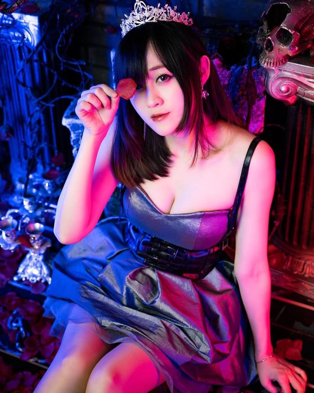 大眼正妹「吳倩緯」可愛又性感「家庭號乳量」深度爆乳畫面讓人狂噴鼻血！ - 美女圖 -