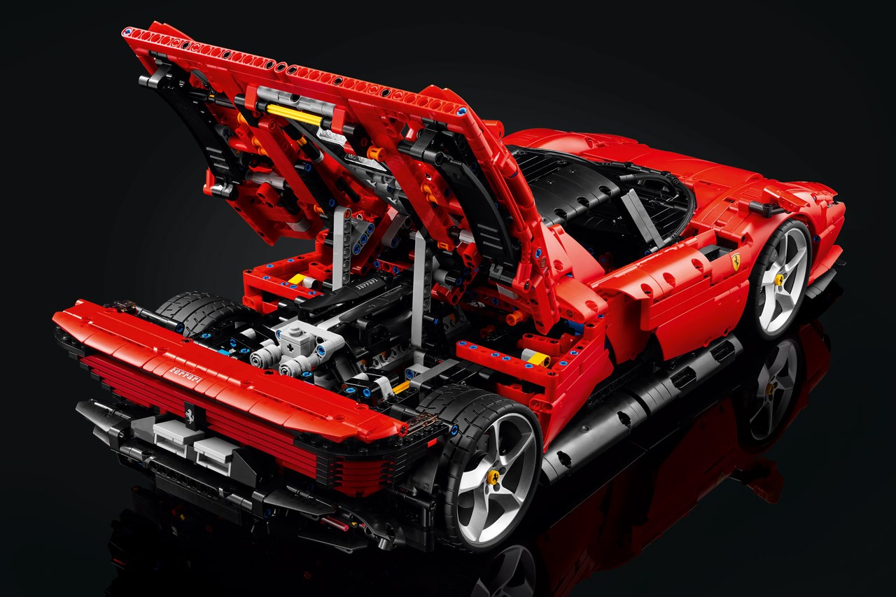 https___hk.hypebeast.com_files_2022_05_lego-technic-ferrari-daytona-sp3-car-6.jpg