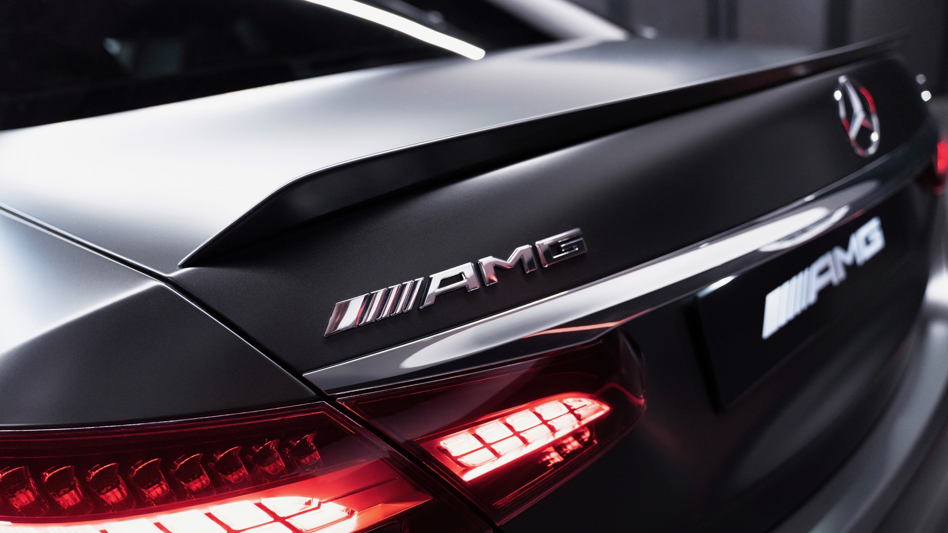 mercedes-amg-e63-s-4matic-final-edition_100843159_h.jpeg