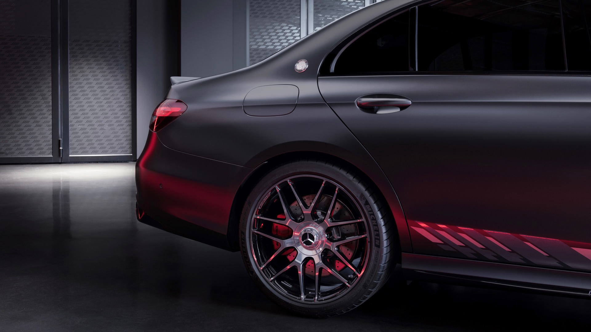 mercedes-amg-e63-s-4matic-final-edition_100843156_h.jpeg