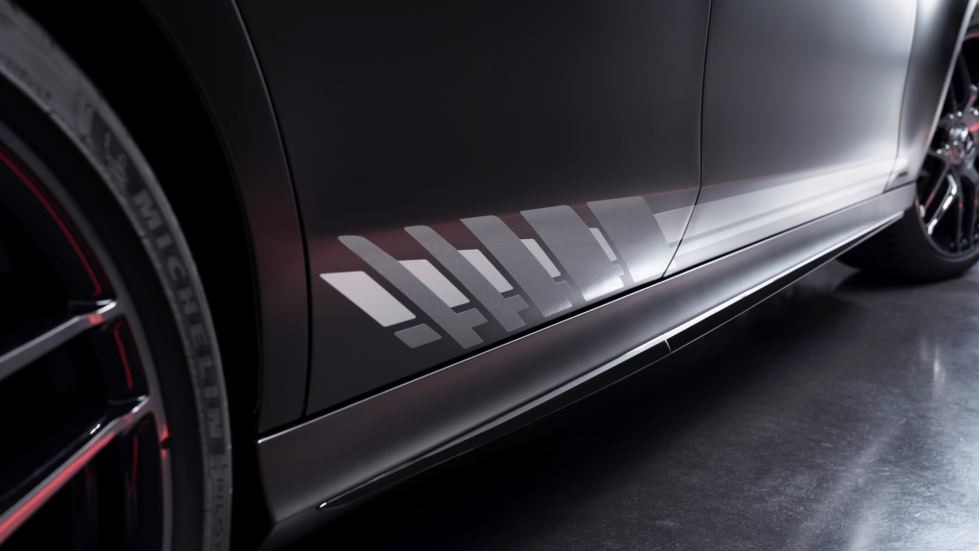 mercedes-amg-e63-s-4matic-final-edition_100843158_h.jpeg mercedes-amg-e63-s-4matic-final-edition_100843158_h.jpeg