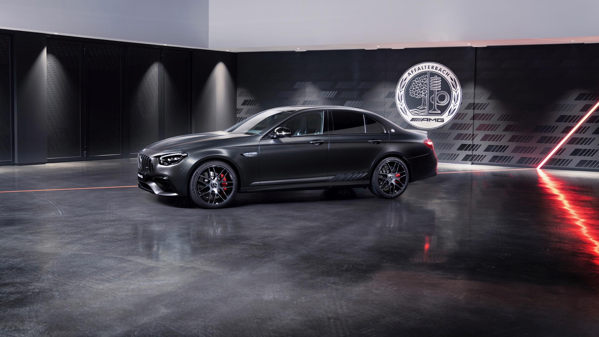 mercedes-amg-e63-s-4matic-final-edition_100843153_h.jpeg