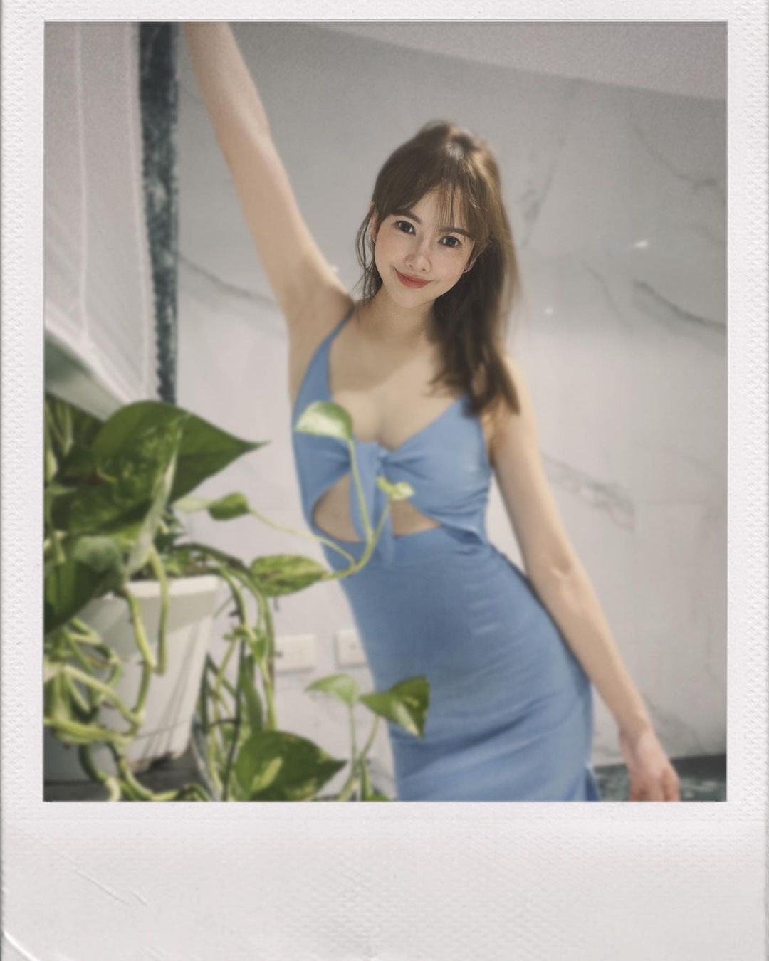 超人氣正妹「Jolina」白白嫩嫩讓人好想咬一口呀，火辣的讓人秒變大野狼 - 美女圖 -