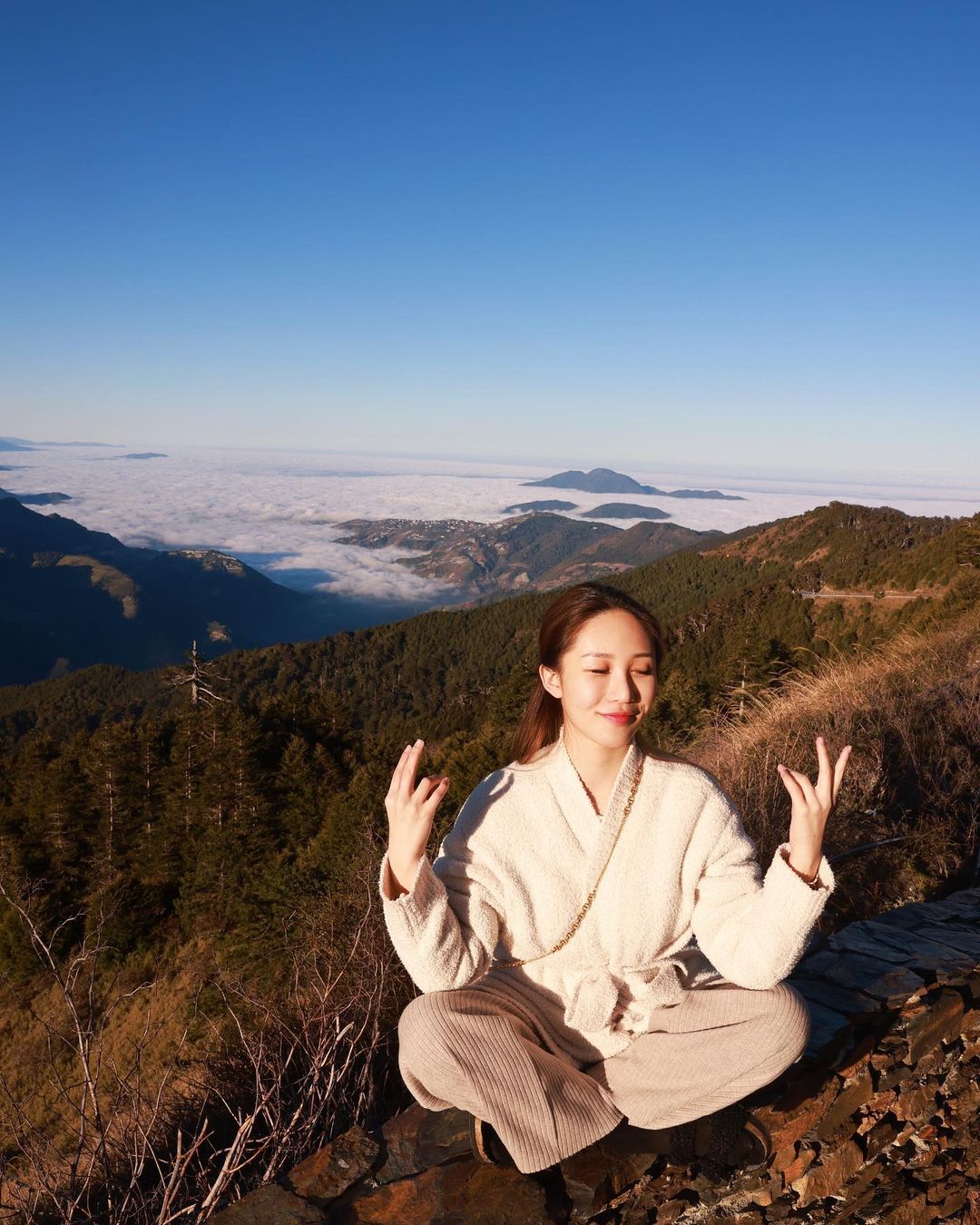 戀愛系女孩「華華」海景渡假大秀「白嫩美體」！32E雪乳蜜桃臀好惹火！