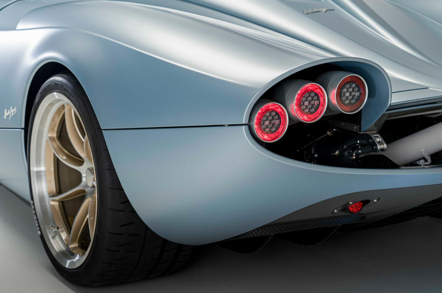 91-pagani-huayra-codalunga-rear-lights.jpeg