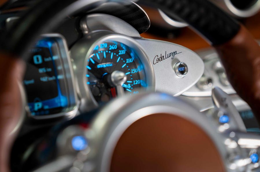 95-pagani-huayra-codalunga-dashboard.jpeg