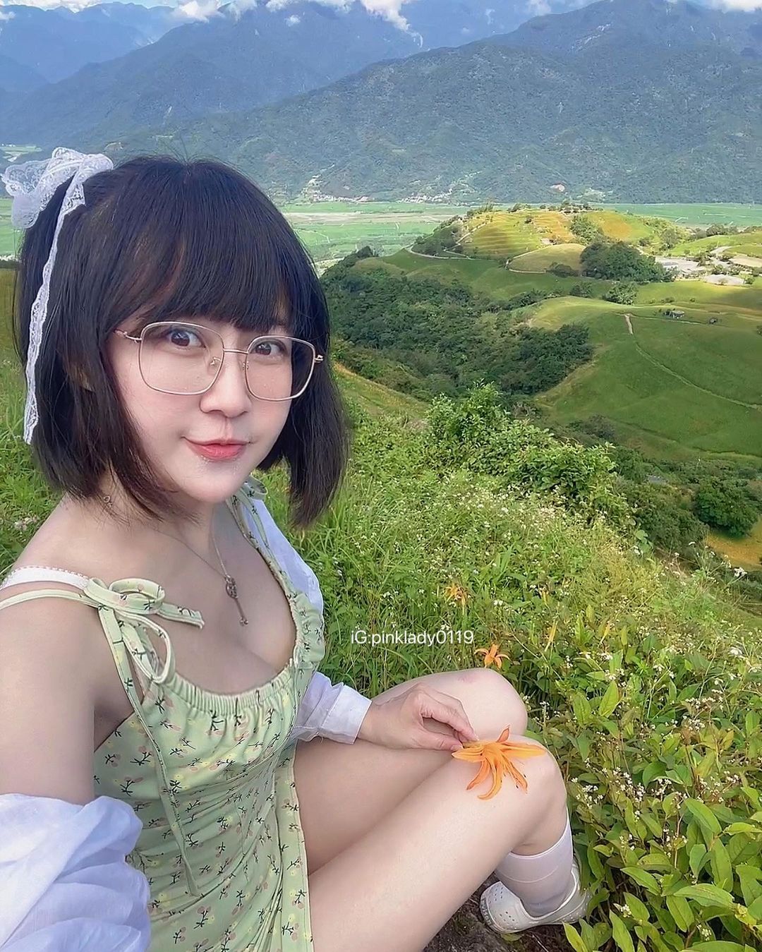惹火奶妹「賴粉紅」太震撼「航母級渾圓巨乳」差點破衣而出，想立刻撲倒了！ - 美女圖 -