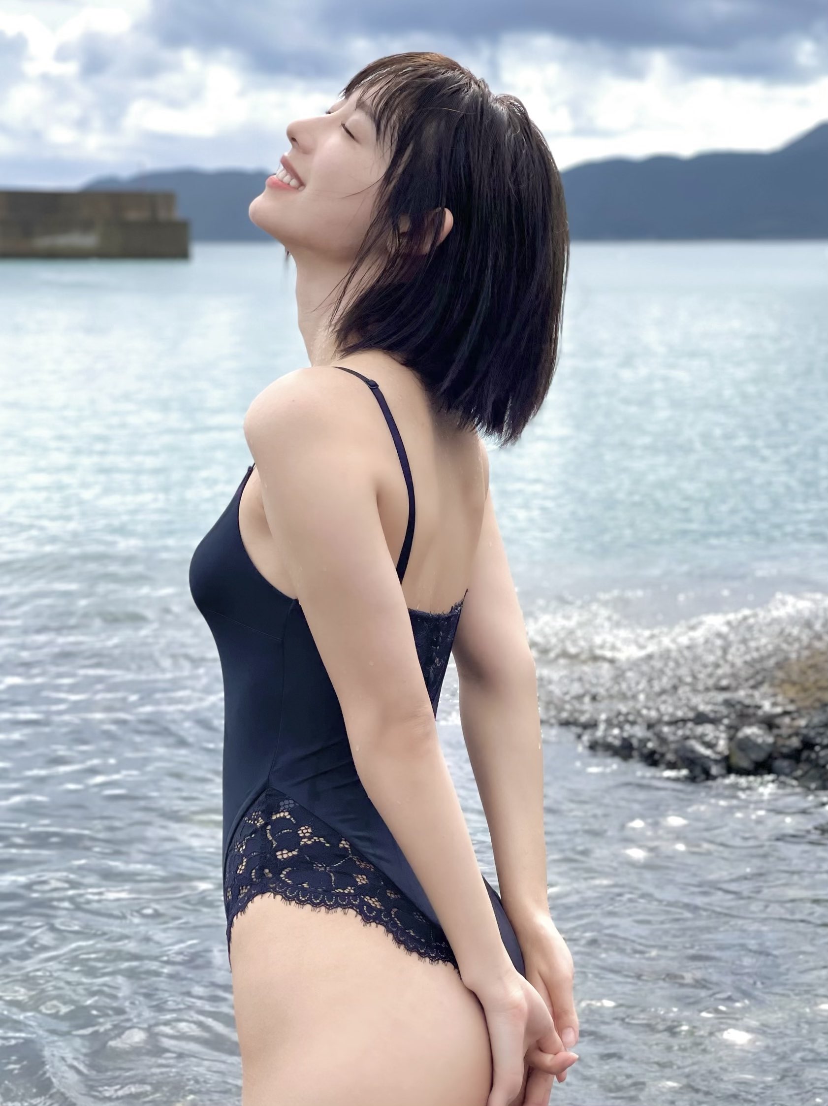 我又初戀了！短髮美少女「水湊みお」可愛笑容附帶「美乳翹臀」！