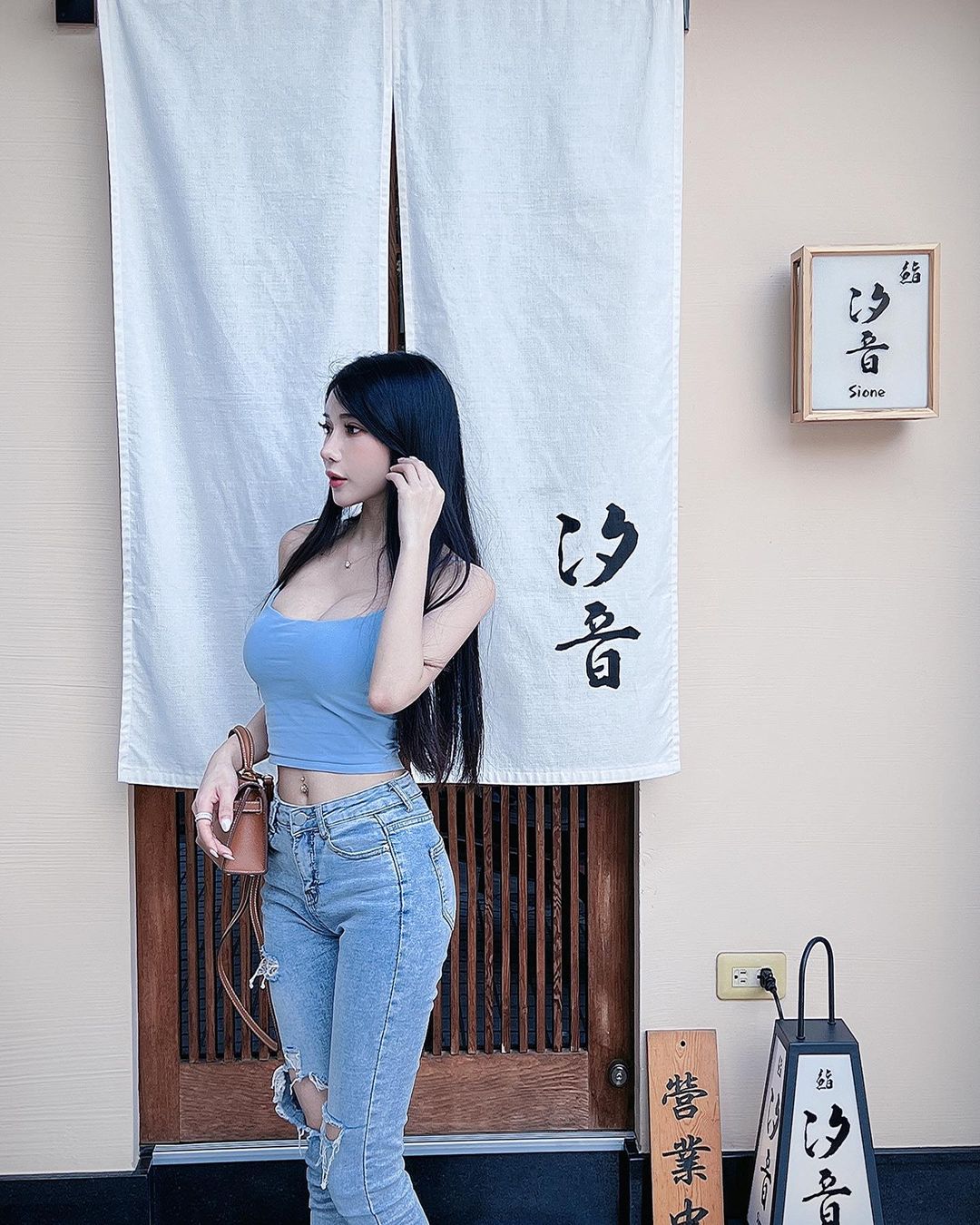 百變小公主「沈琪琪」比基尼邪惡設計！「兇猛巨乳＋水蛇腰」，頂級曲線太犯規！