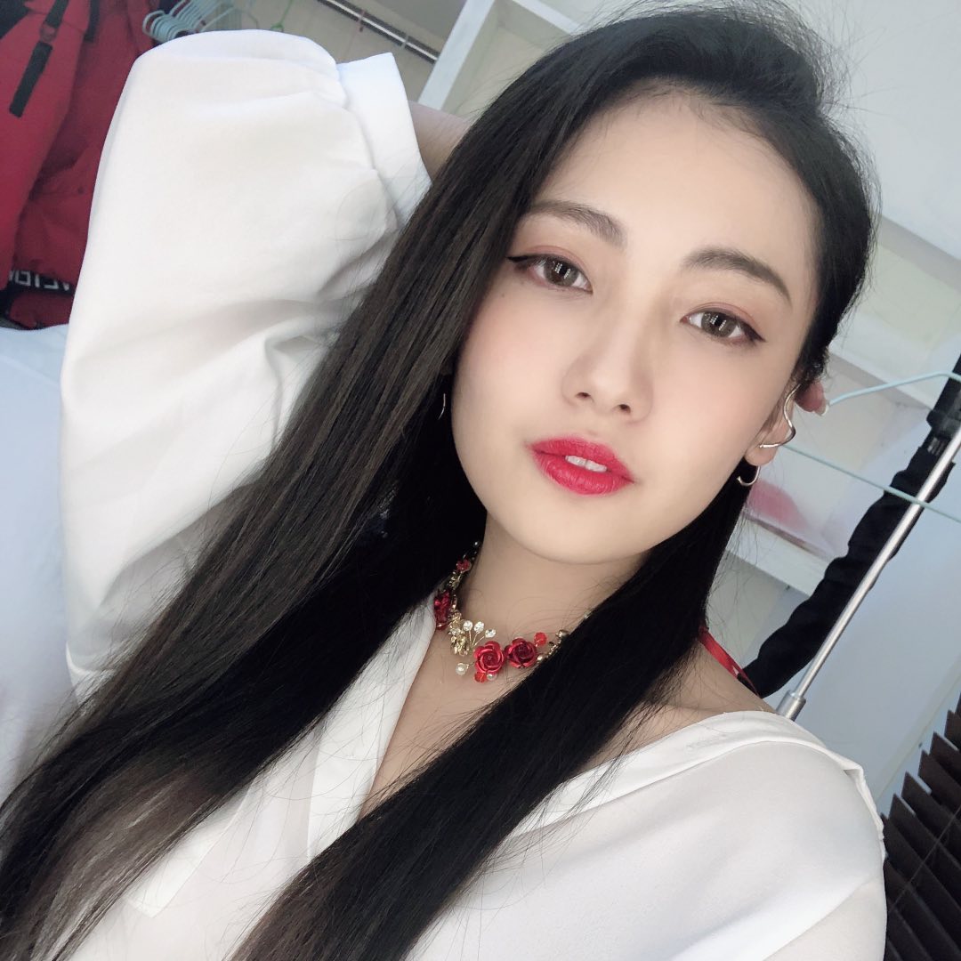 漏電系美色誘惑「夏暮光」酒酣耳熱微醺搖曳　醉倒懷中誘惑胴體讓人怦然心動