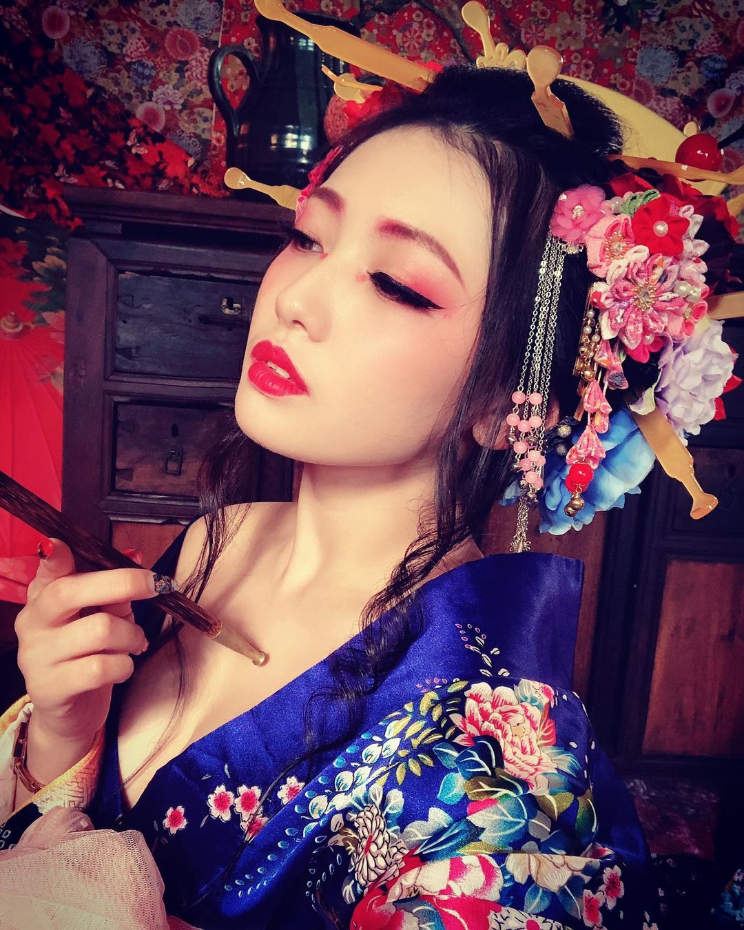 漏電系美色誘惑「夏暮光」酒酣耳熱微醺搖曳　醉倒懷中誘惑胴體讓人怦然心動