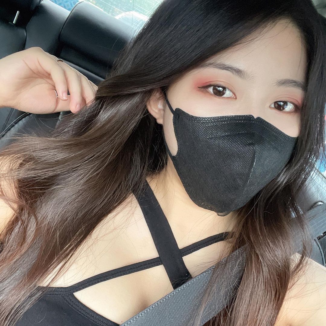 正妹舞者「小乖」表演服好火辣！「E級美乳+飽滿翹臀」電力太強大！