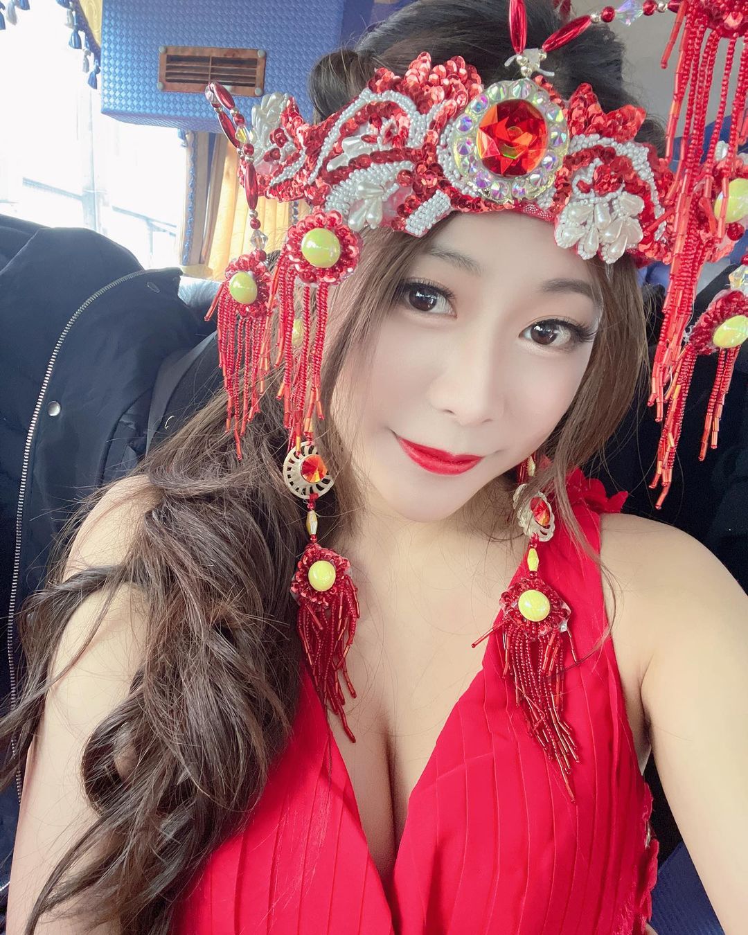 正妹舞者「小乖」表演服好火辣！「E級美乳+飽滿翹臀」電力太強大！