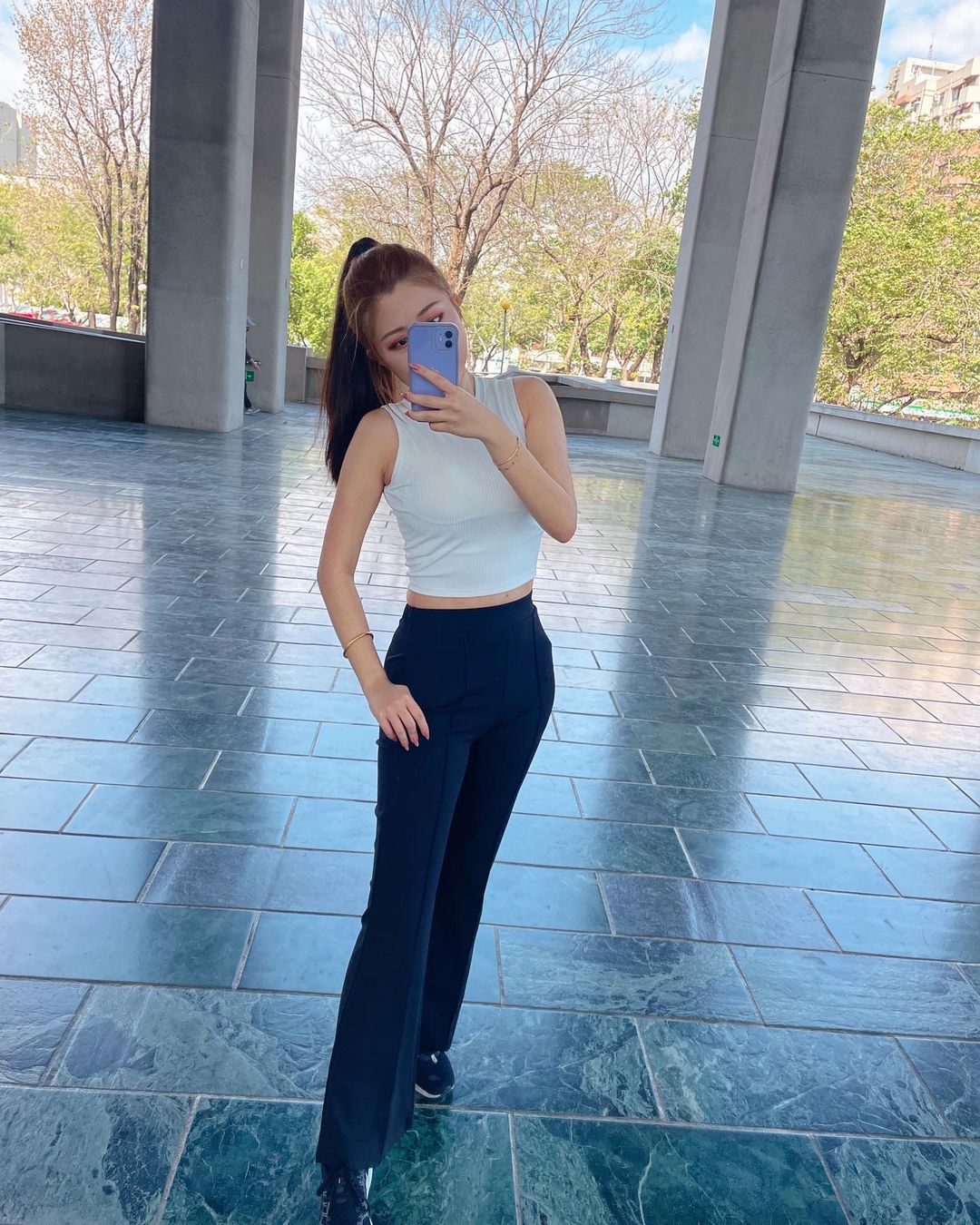 正妹舞者「小乖」表演服好火辣！「E級美乳+飽滿翹臀」電力太強大！