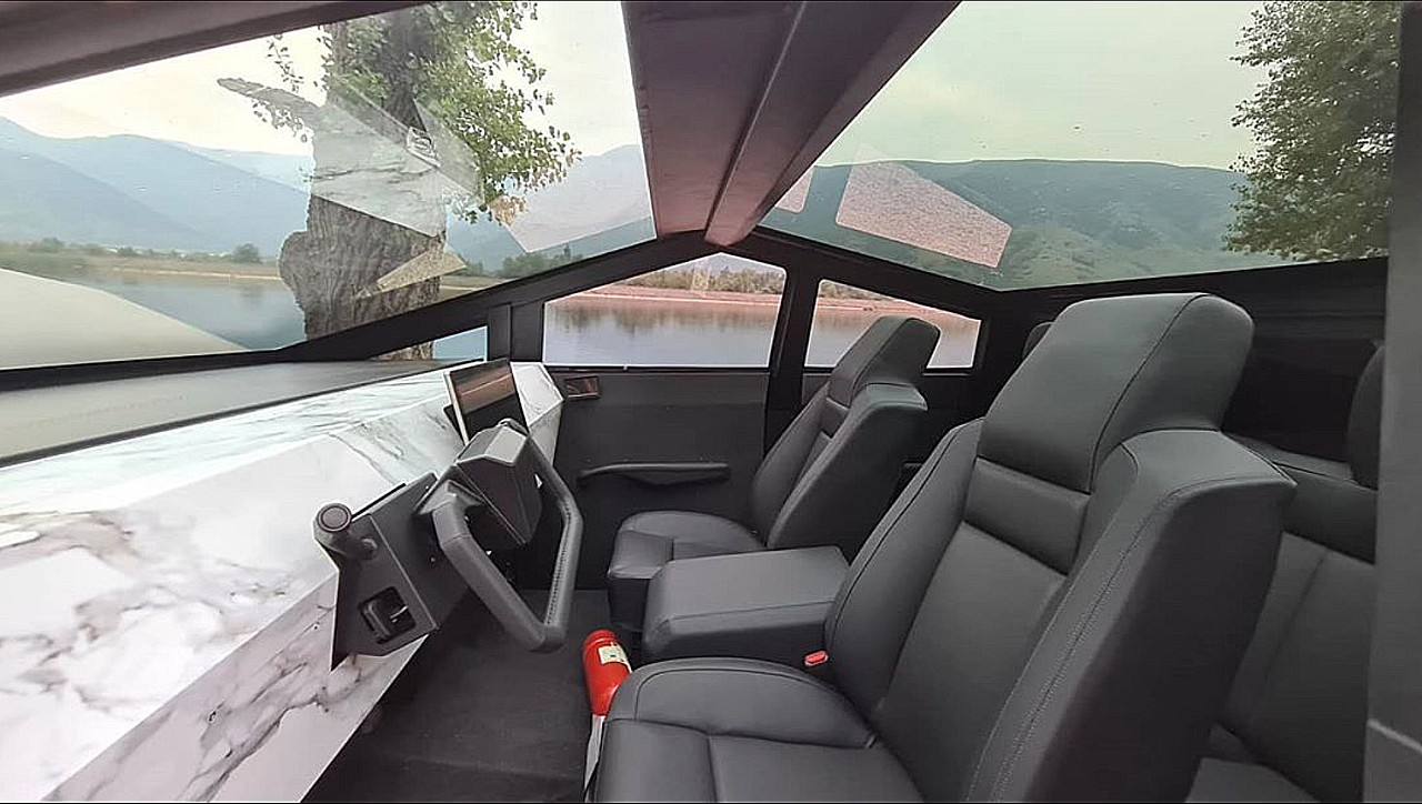 Tesla Update Electric Cybertruck Interior-ms-mrxilebpjm.jpeg