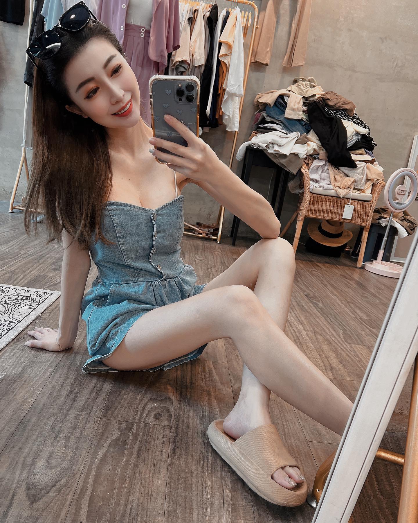 電眼美女「Su.丁」白皙美乳纖細美腿蓋不住「皮膚水嫩又白皙」誘人畫面沒有極限！ - 美女圖 -