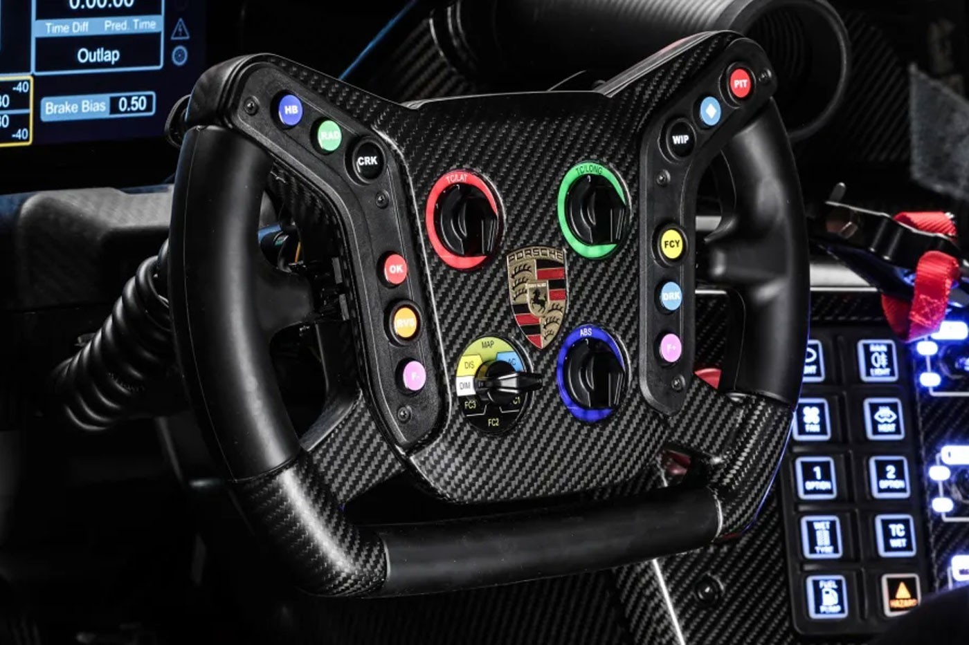 https___hk.hypebeast.com_files_2022_08_2023-porsche-911-gt3-r-official-reveal-info-13.jpg