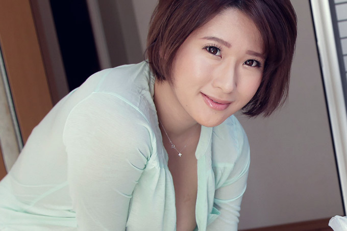 成宮はるあ：朝ゴミ出しする近所の遊び好きノーブラ奧さん 成宮はるあ - 貼圖 - 性感激情 -