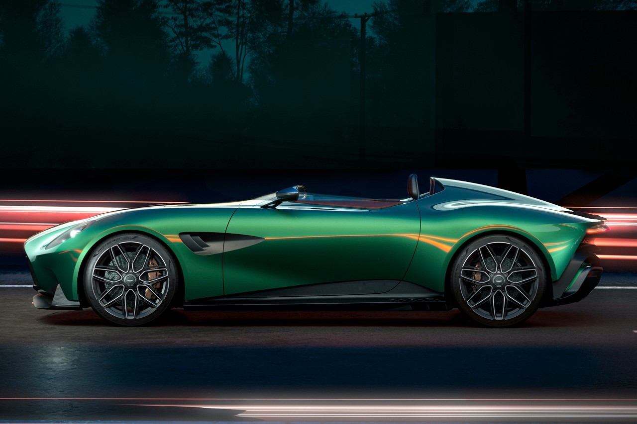 https___hk.hypebeast.com_files_2022_08_aston-martin-dbr22-open-cockpit-two-seate.jpg
