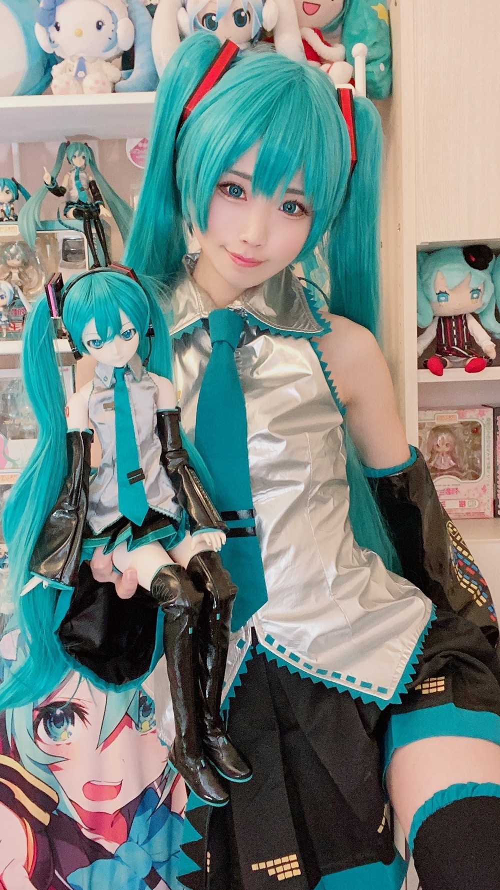 [倉坂くるる] 初音ミクさんのコスプレ自撮り寫メ - COSPLAY -